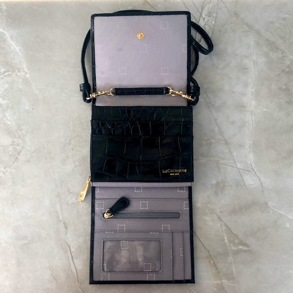 Crossbody Wallet-Voyager Bag - Picture 2 of 7